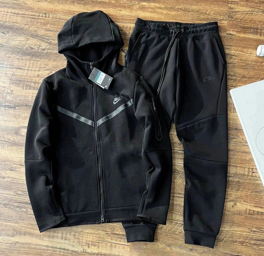 Nike tech Noir